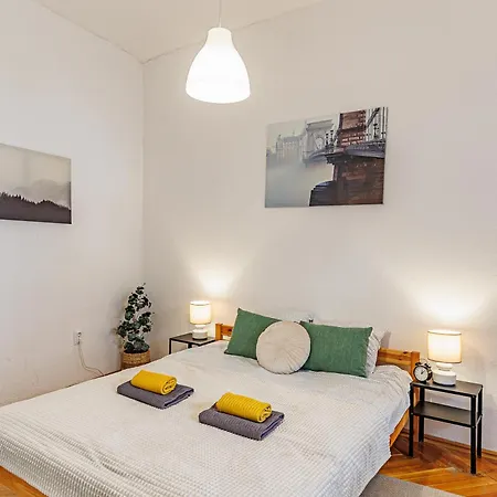 Daire Beat Of The - Cozy Downtown Budapeşte