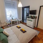 Apartamento Beat Of The - Cozy Downtown *