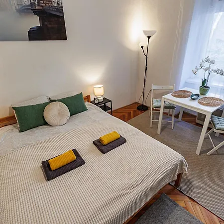 Beat Of The - Cozy Downtown Apartamento